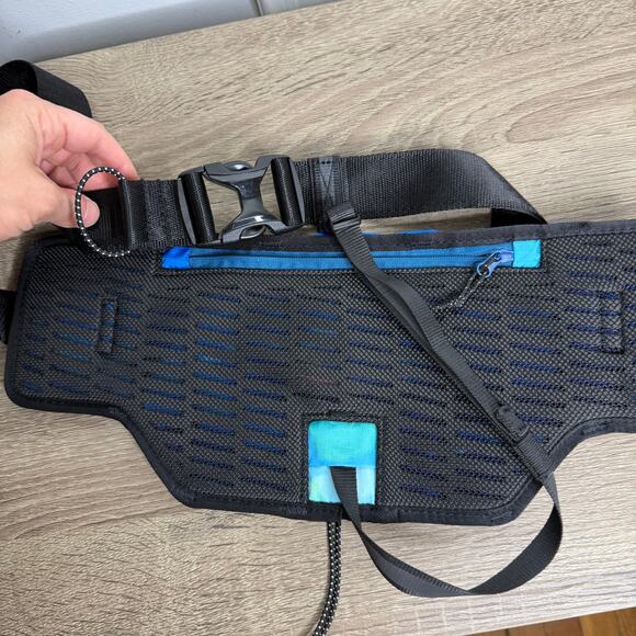 Janji Mulitpass Sling Running Weather Repellent Bag - Picture 5 of 5